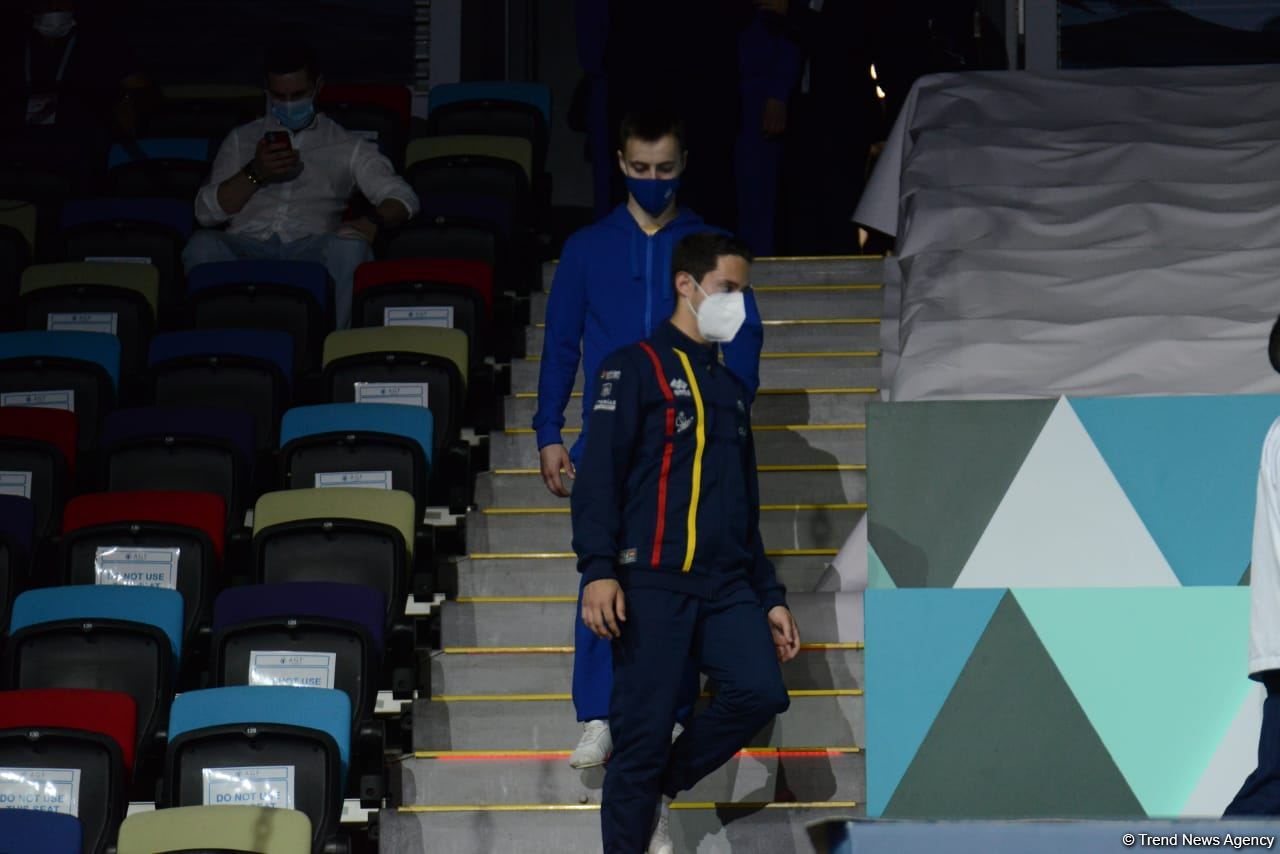 Aerobika gimnastikası üzrə dünya çempionatında qarışıq cütlüklər və kişilər arasında qaliblər mükafatlandırılıb (FOTO)