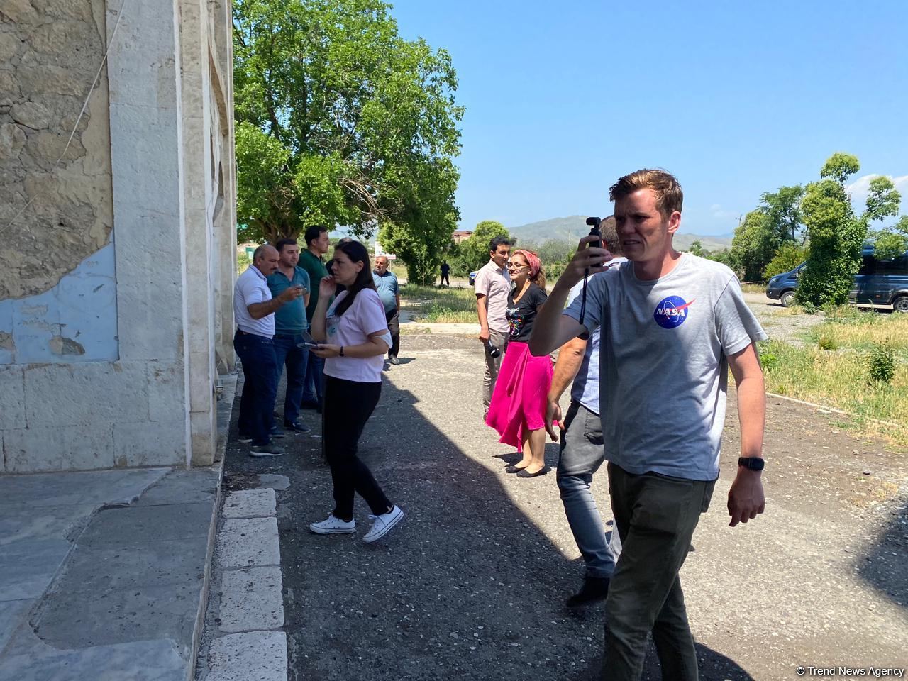 Xarici bloggerlər Ağdam məscdində olublar (FOTO)