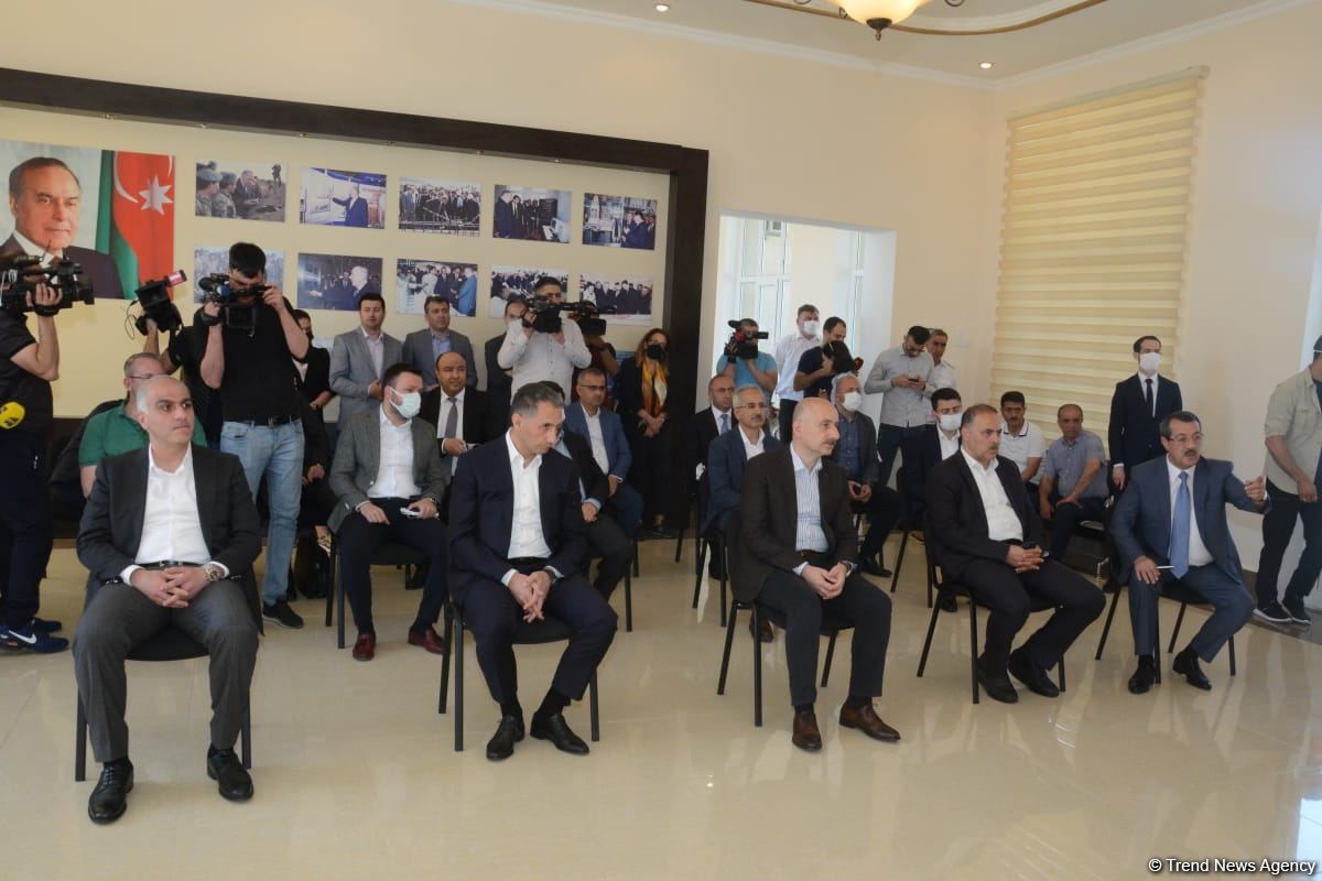 Azərbaycan və Türkiyə nəqliyyat nazirləri Əhmədbəyli-Horadiz-Mincivan-Ağbənd avtomobil yolu layihəsi ilə tanış olub (FOTO)