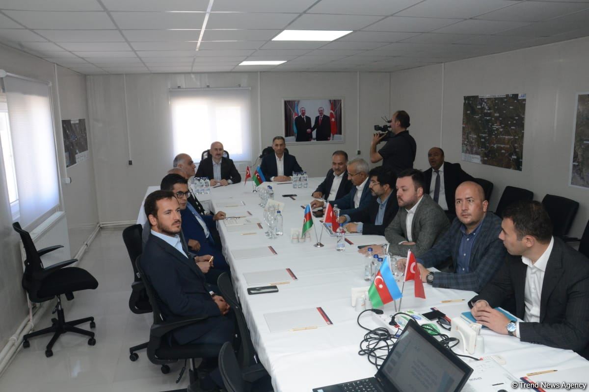 Azərbaycan və Türkiyə nəqliyyat nazirləri Əhmədbəyli-Horadiz-Mincivan-Ağbənd avtomobil yolu layihəsi ilə tanış olub (FOTO)