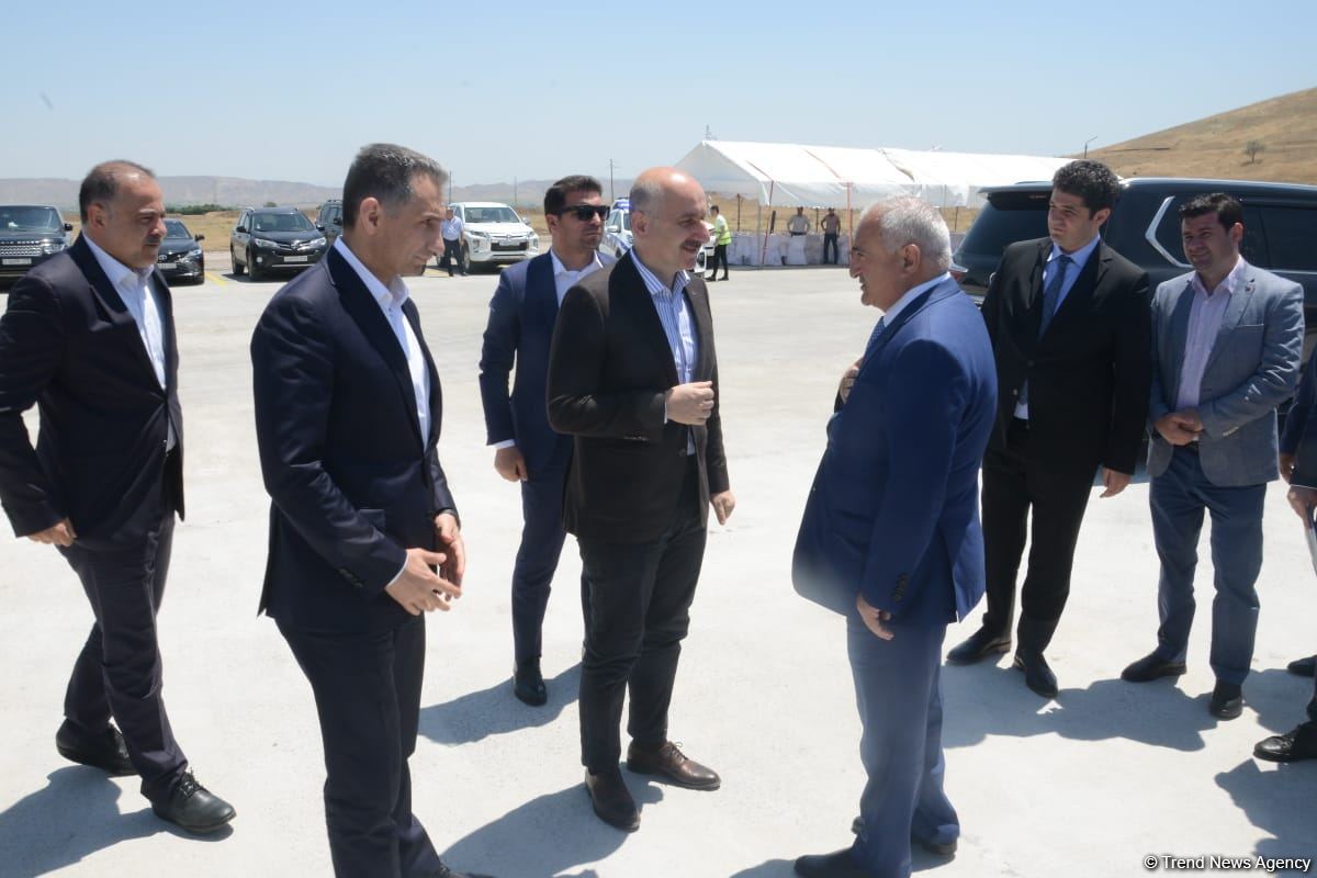 Azərbaycan və Türkiyə nəqliyyat nazirləri Əhmədbəyli-Horadiz-Mincivan-Ağbənd avtomobil yolu layihəsi ilə tanış olub (FOTO)