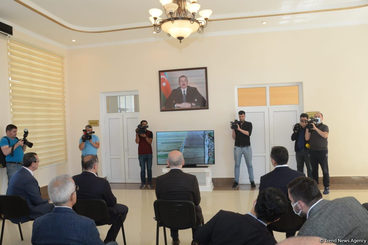 Azərbaycan və Türkiyə nəqliyyat nazirləri Əhmədbəyli-Horadiz-Mincivan-Ağbənd avtomobil yolu layihəsi ilə tanış olub (FOTO)