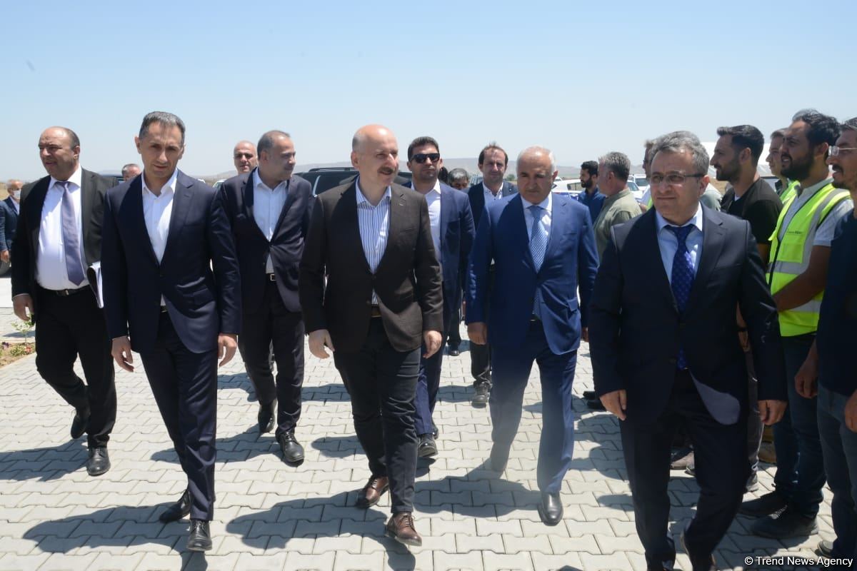 Azərbaycan və Türkiyə nəqliyyat nazirləri Əhmədbəyli-Horadiz-Mincivan-Ağbənd avtomobil yolu layihəsi ilə tanış olub (FOTO)