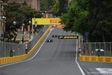 Bakı şəhər halqasında Formula 2 üzrə sərbəst yürüşlərə start verilib (FOTO)