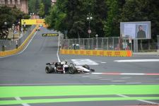 Bakı şəhər halqasında Formula 2 üzrə sərbəst yürüşlərə start verilib (FOTO)