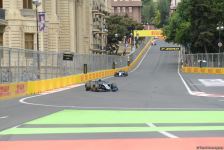 Bakı şəhər halqasında Formula 2 üzrə sərbəst yürüşlərə start verilib (FOTO)