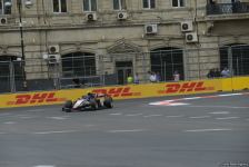 Bakı şəhər halqasında Formula 2 üzrə sərbəst yürüşlərə start verilib (FOTO)