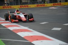 Bakı şəhər halqasında Formula 2 üzrə sərbəst yürüşlərə start verilib (FOTO)