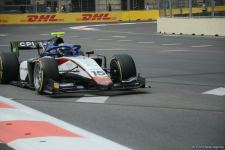 Bakı şəhər halqasında Formula 2 üzrə sərbəst yürüşlərə start verilib (FOTO)