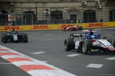 Bakı şəhər halqasında Formula 2 üzrə sərbəst yürüşlərə start verilib (FOTO)