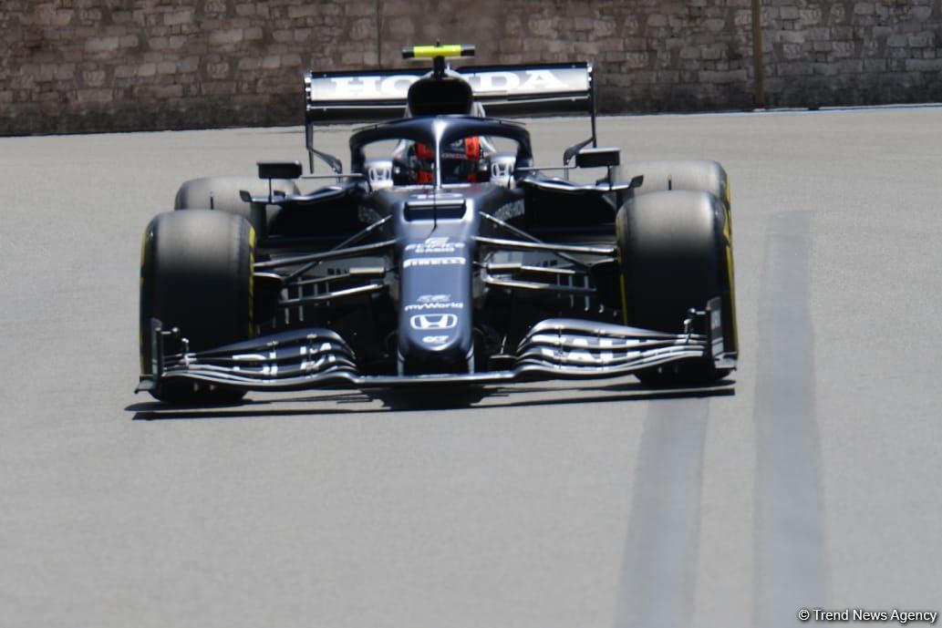 Bakıda F1 sərbəst yürüşünə start verilib (FOTO)