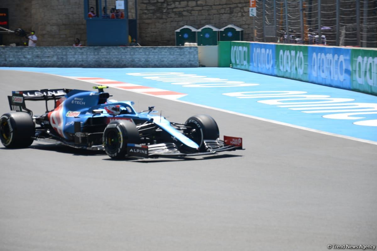 Bakıda F1 sərbəst yürüşünə start verilib (FOTO)