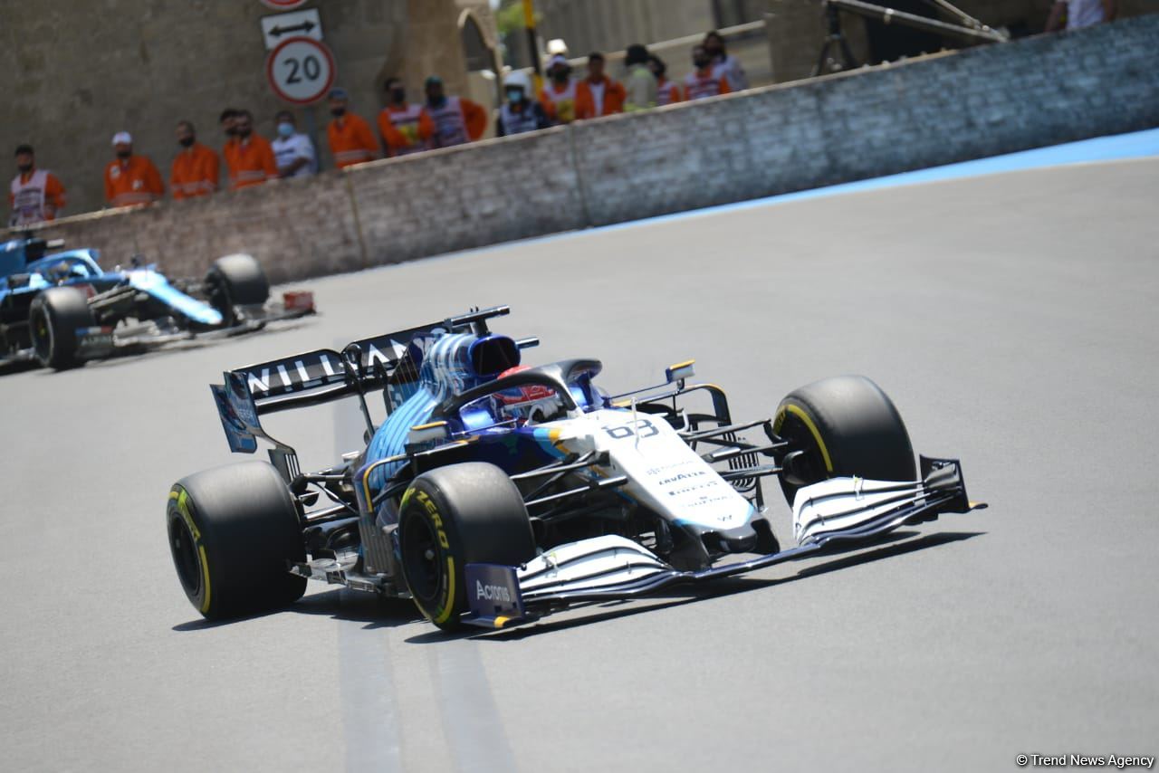 Bakıda F1 sərbəst yürüşünə start verilib (FOTO)