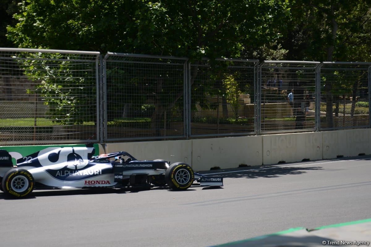 Bakıda F1 sərbəst yürüşünə start verilib (FOTO)