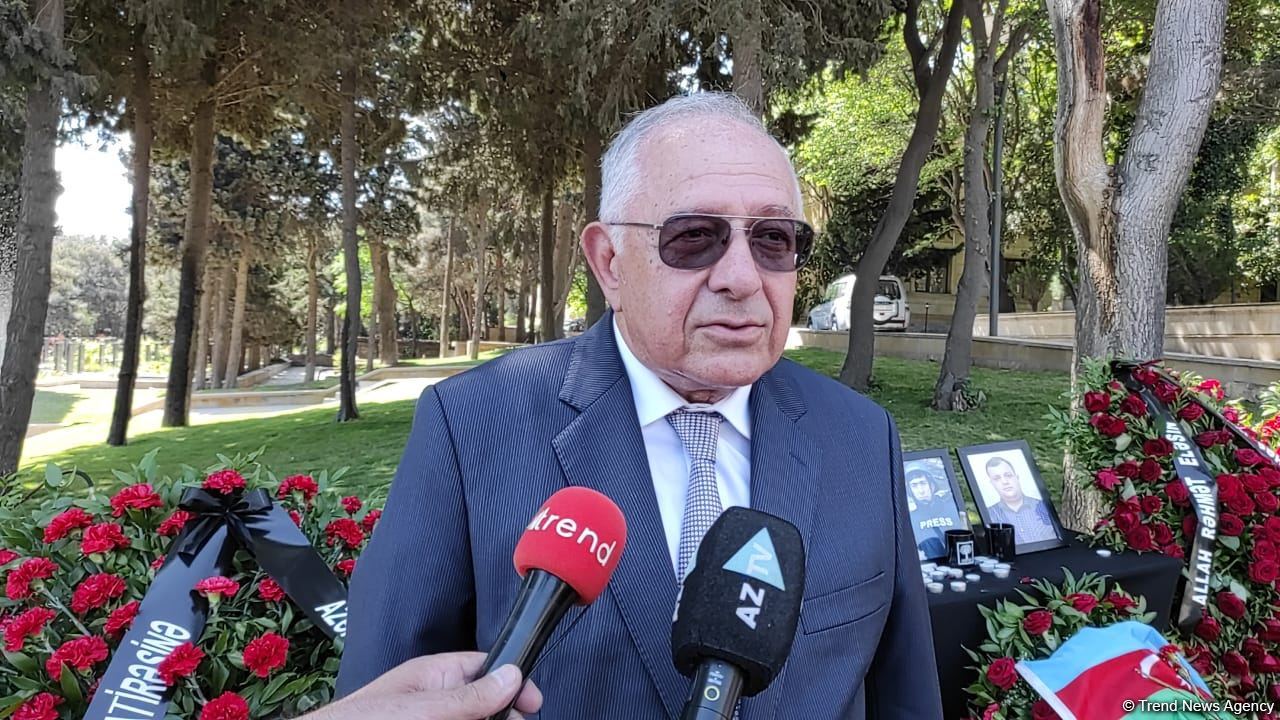 Kəlbəcərdə minaya düşərək həlak olan jurnalistlərin xatirəsi yad olunur (FOTO/VİDEO)