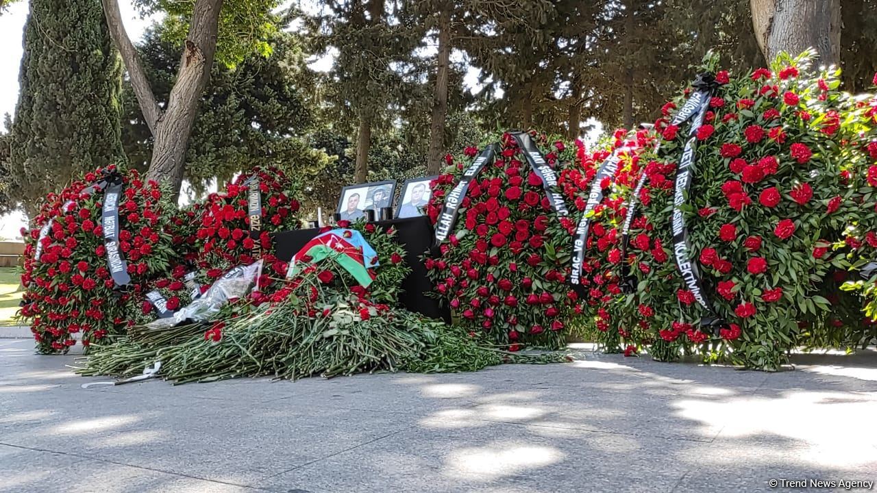 Kəlbəcərdə minaya düşərək həlak olan jurnalistlərin xatirəsi yad olunur (FOTO/VİDEO)