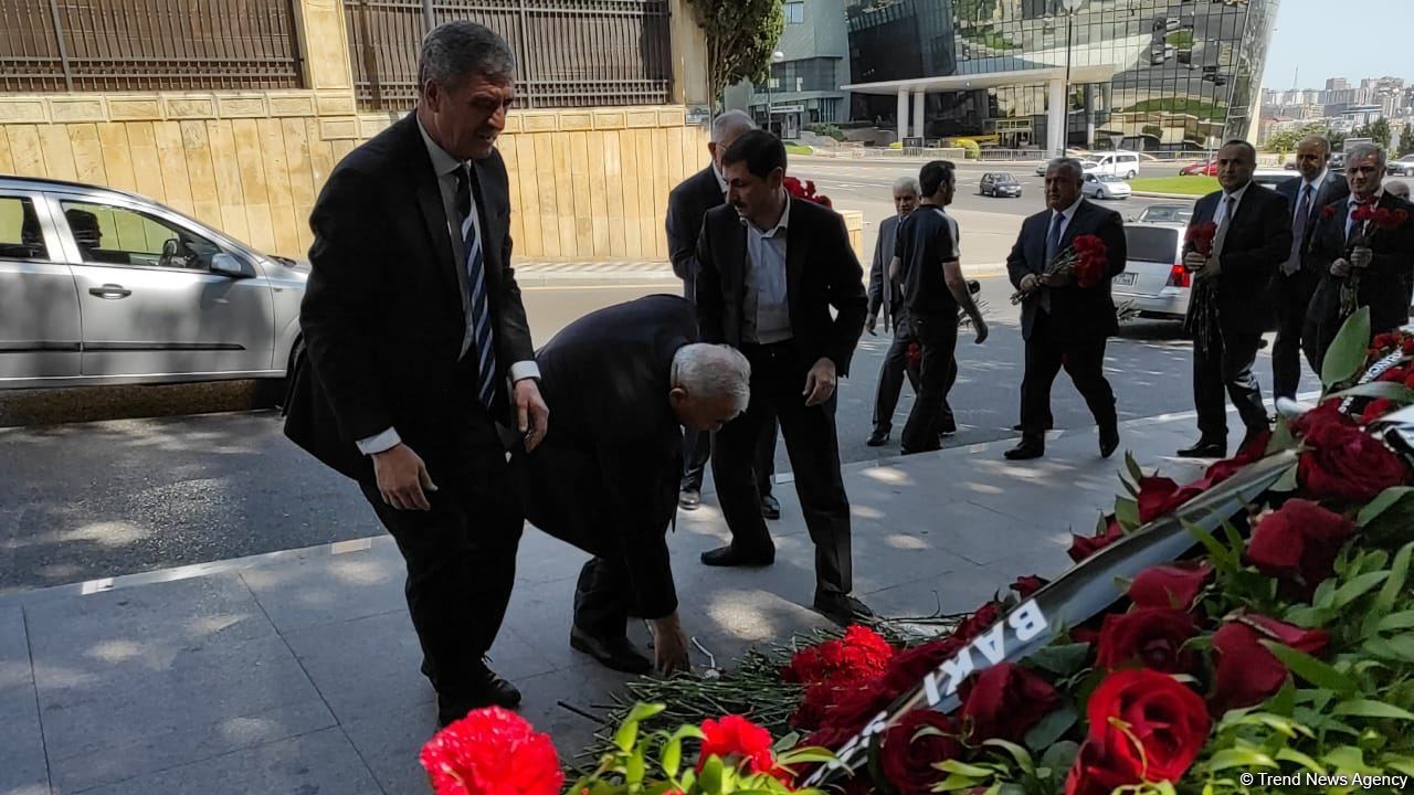 Kəlbəcərdə minaya düşərək həlak olan jurnalistlərin xatirəsi yad olunur (FOTO/VİDEO)