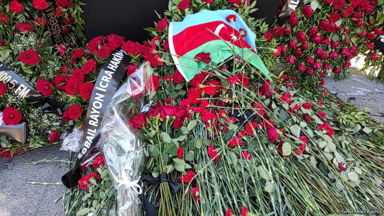Kəlbəcərdə minaya düşərək həlak olan jurnalistlərin xatirəsi yad olunur (FOTO/VİDEO)