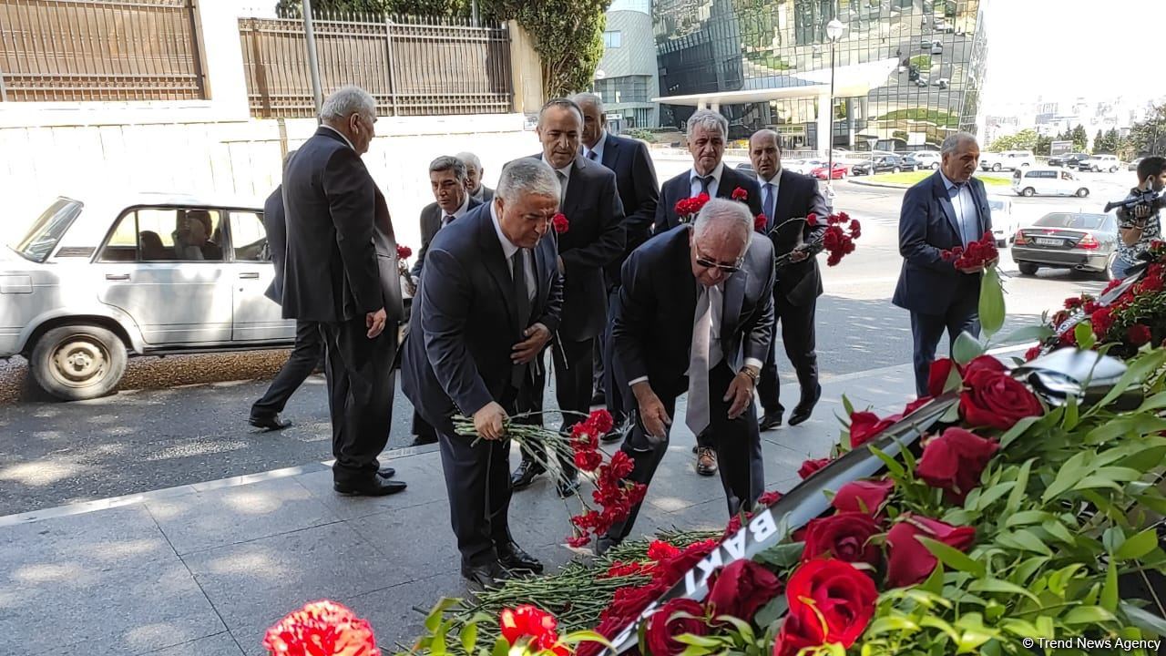 Kəlbəcərdə minaya düşərək həlak olan jurnalistlərin xatirəsi yad olunur (FOTO/VİDEO)
