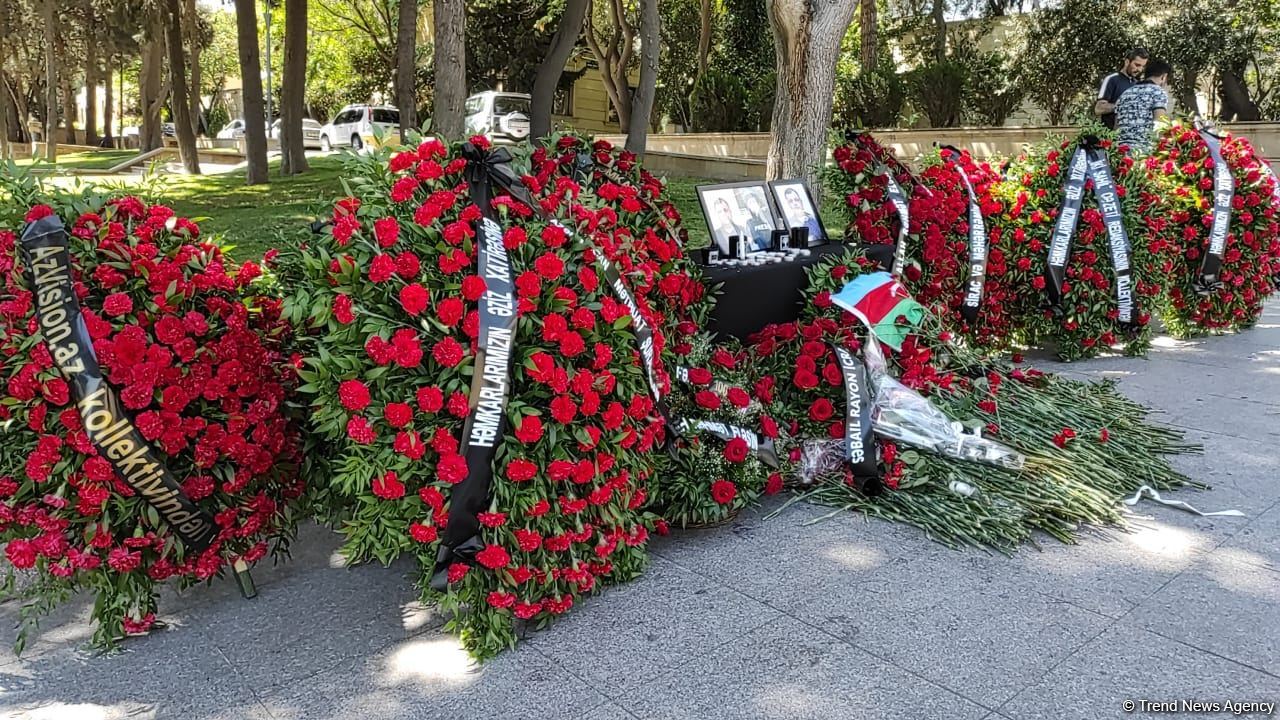 Kəlbəcərdə minaya düşərək həlak olan jurnalistlərin xatirəsi yad olunur (FOTO/VİDEO)