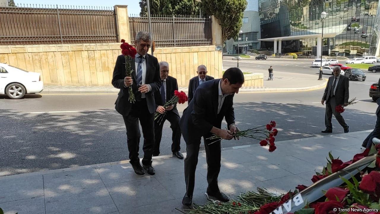 Kəlbəcərdə minaya düşərək həlak olan jurnalistlərin xatirəsi yad olunur (FOTO/VİDEO)