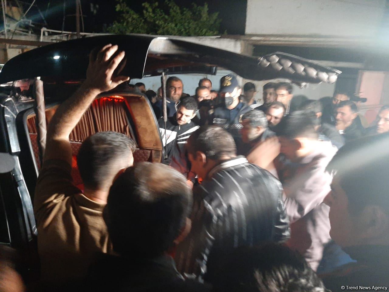 Kəlbəcərdə minaya düşən jurnalistlərin cənazəsi Bakıya gətirildi (FOTO)