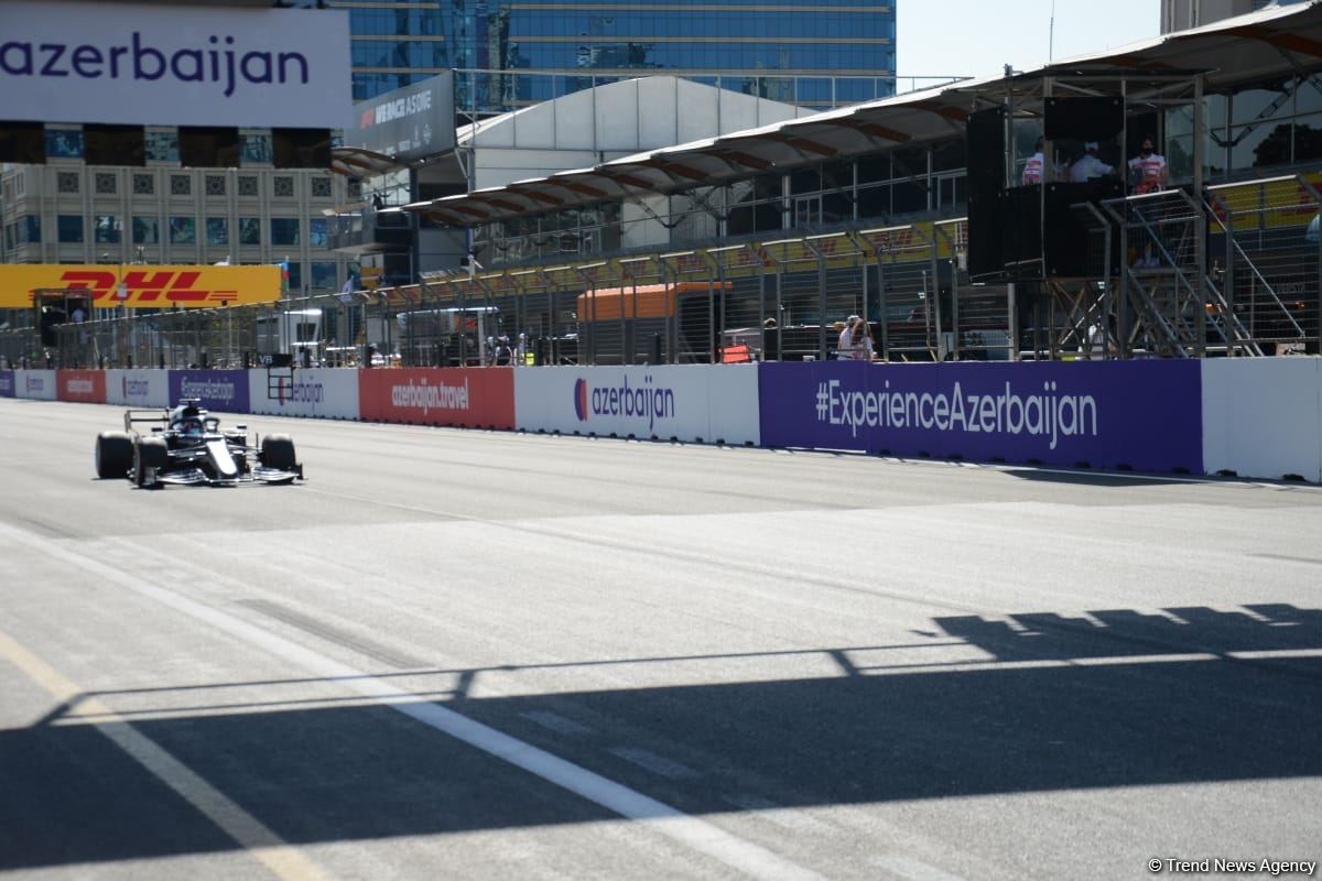 F1 sıralama turuna start verildi (FOTO)