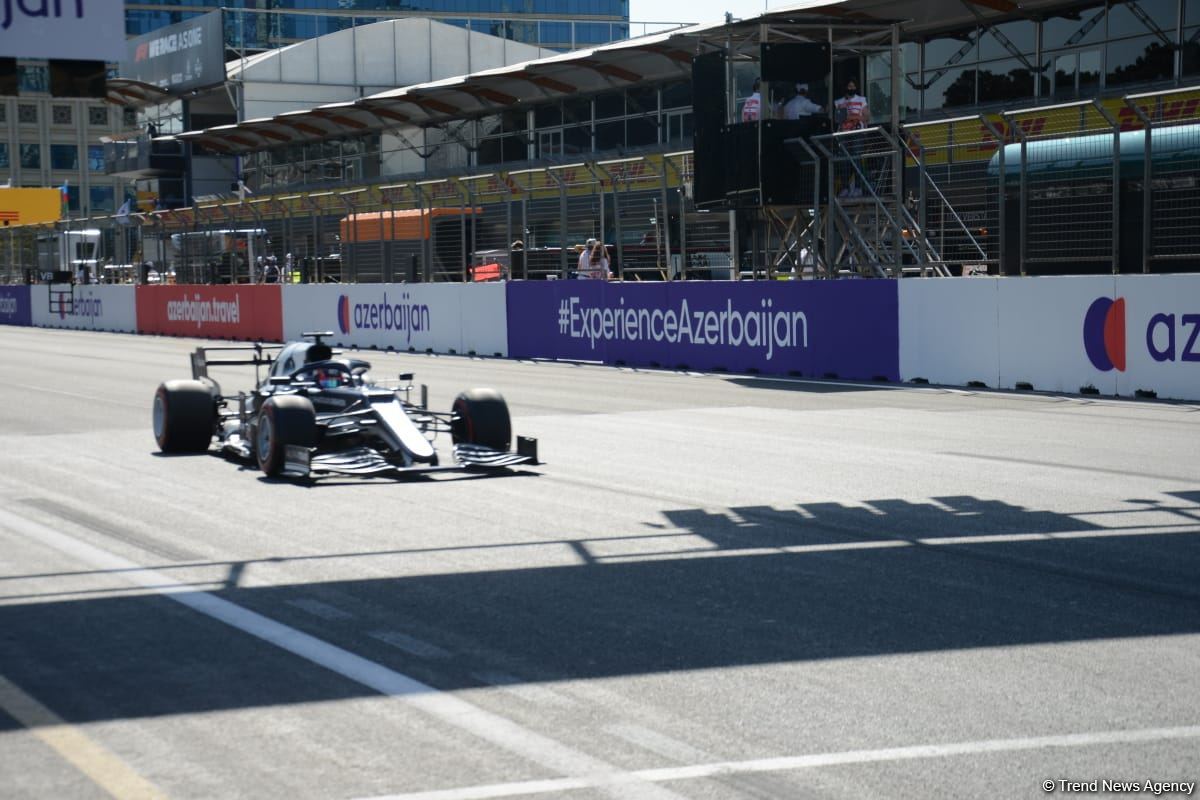 F1 sıralama turuna start verildi (FOTO)