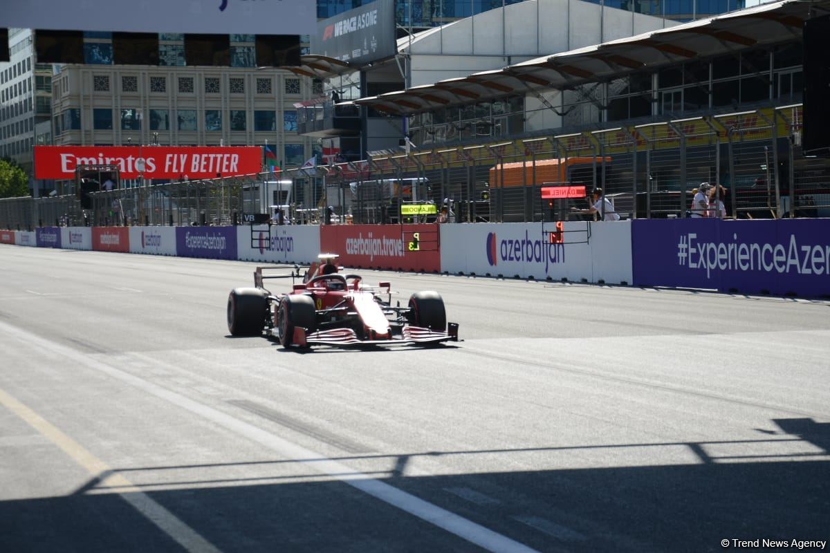 F1 sıralama turuna start verildi (FOTO)