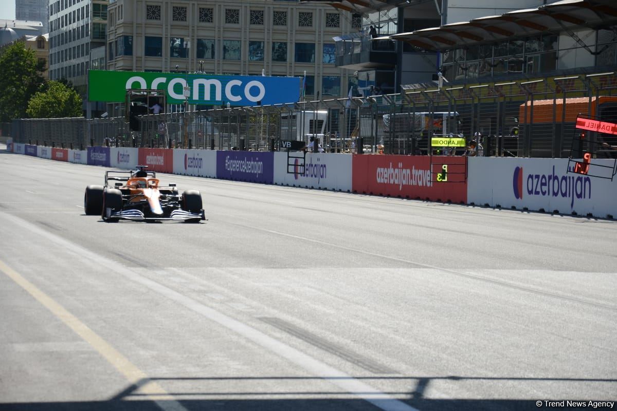 F1 sıralama turuna start verildi (FOTO)