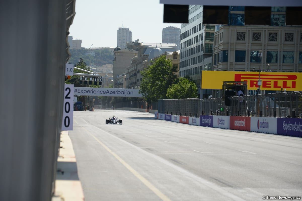 F1 sıralama turuna start verildi (FOTO)