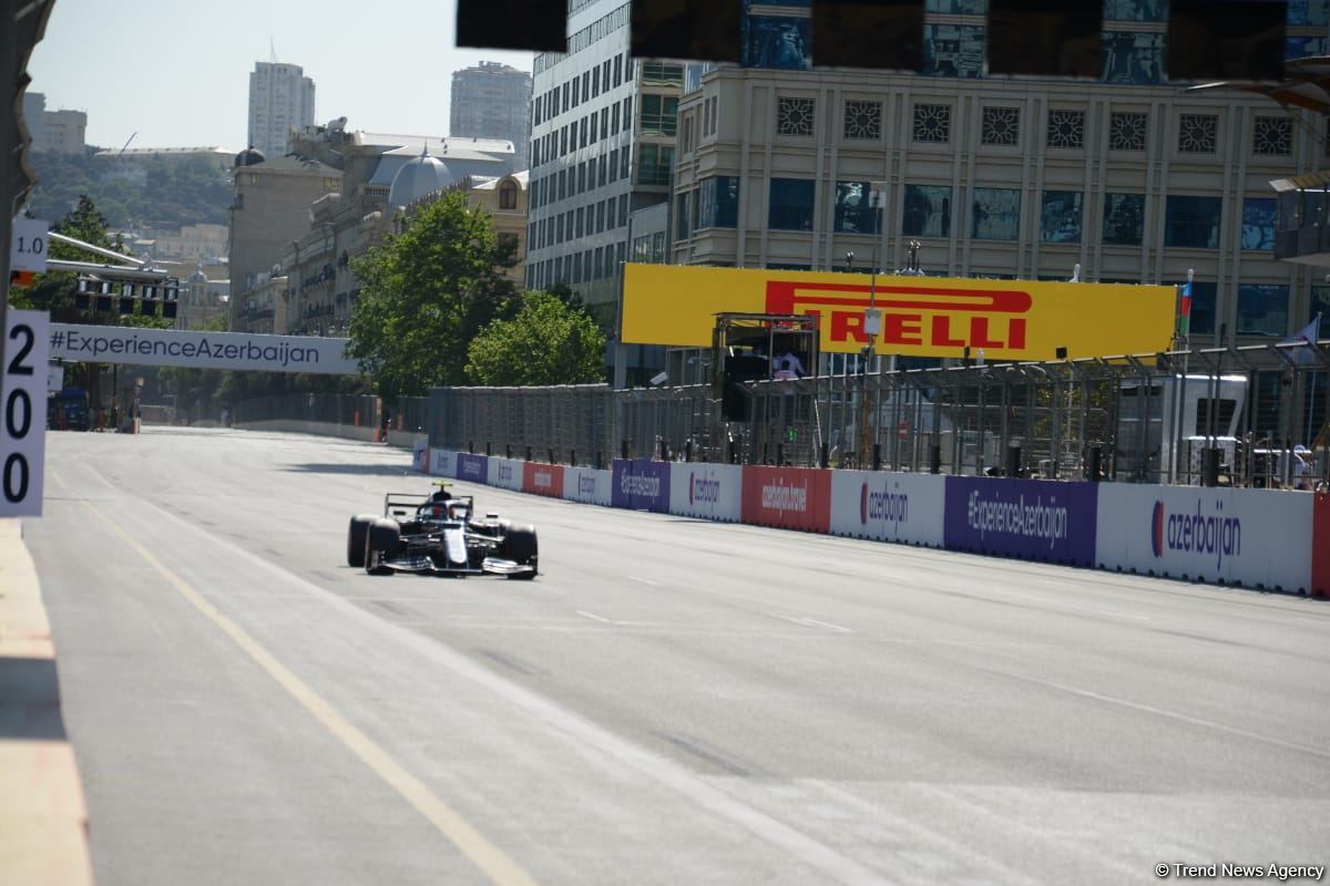 F1 sıralama turuna start verildi (FOTO)