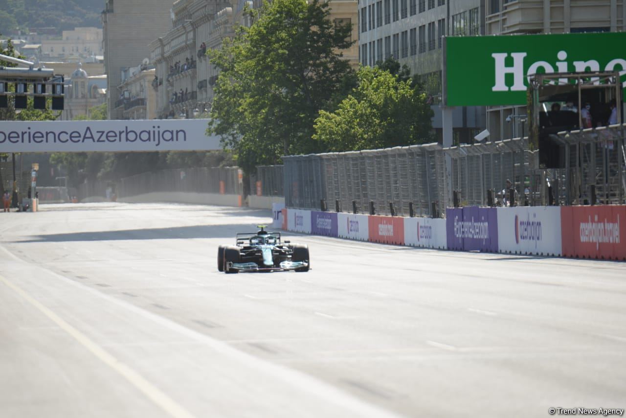 F1 sıralama turuna start verildi (FOTO)