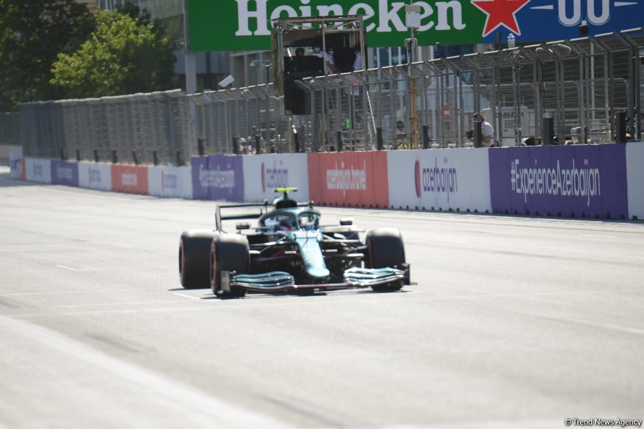 F1 sıralama turuna start verildi (FOTO)