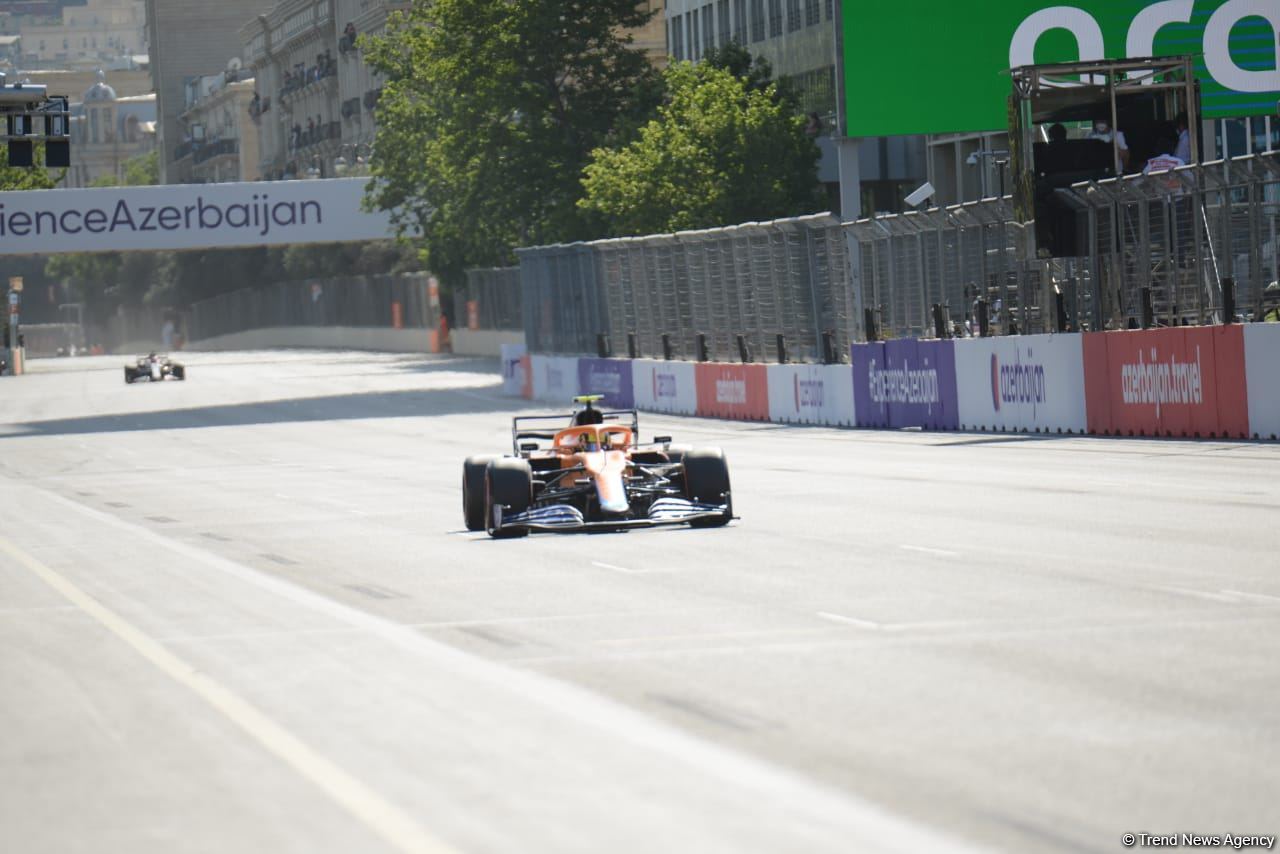 F1 sıralama turuna start verildi (FOTO)