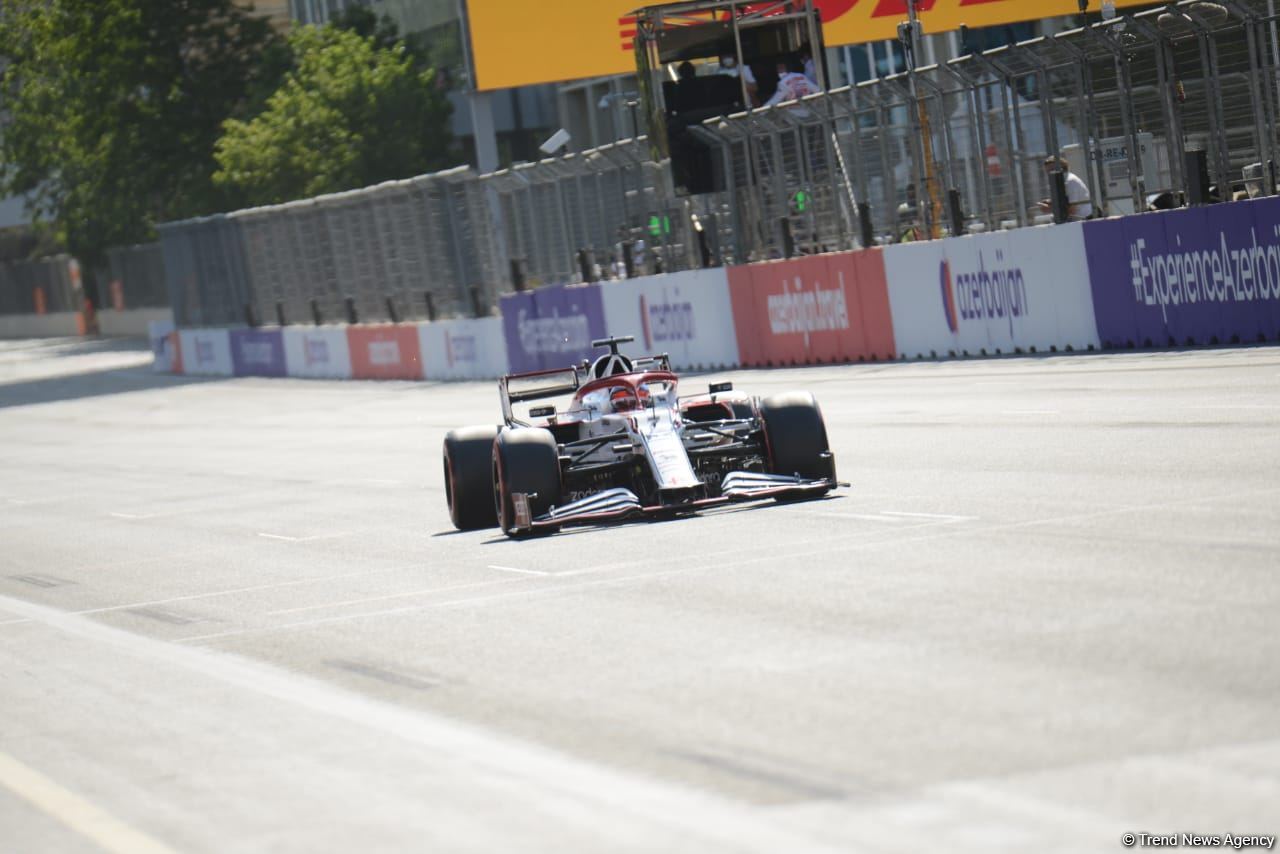 F1 sıralama turuna start verildi (FOTO)