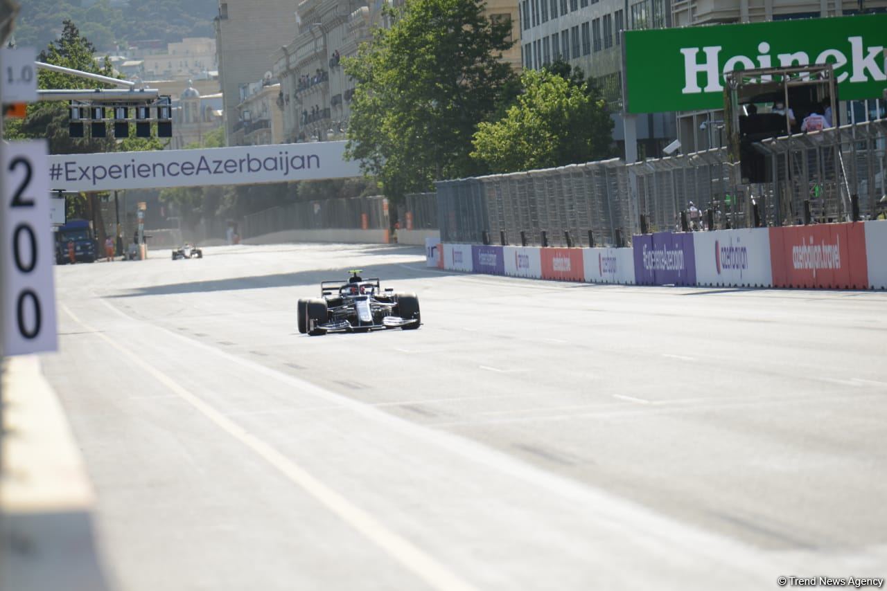 F1 sıralama turuna start verildi (FOTO)