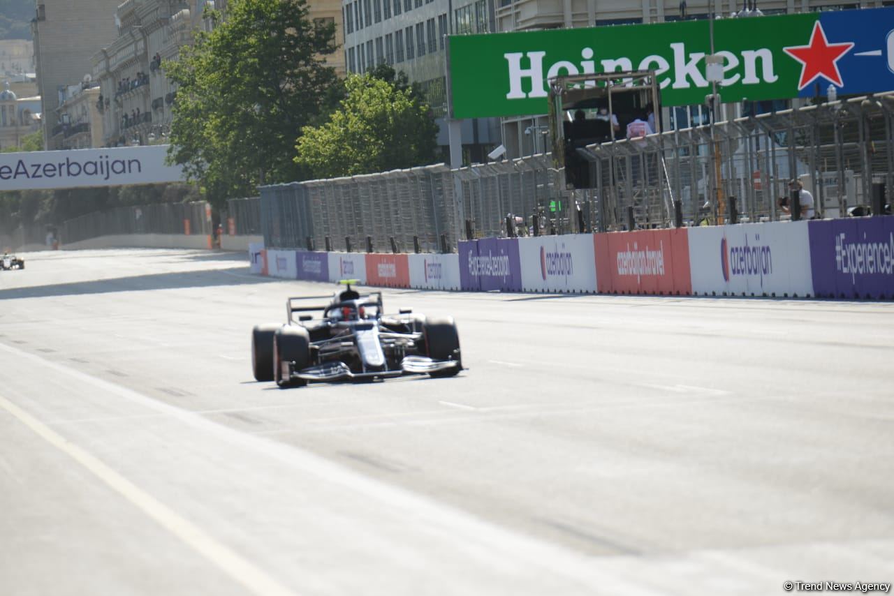 F1 sıralama turuna start verildi (FOTO)