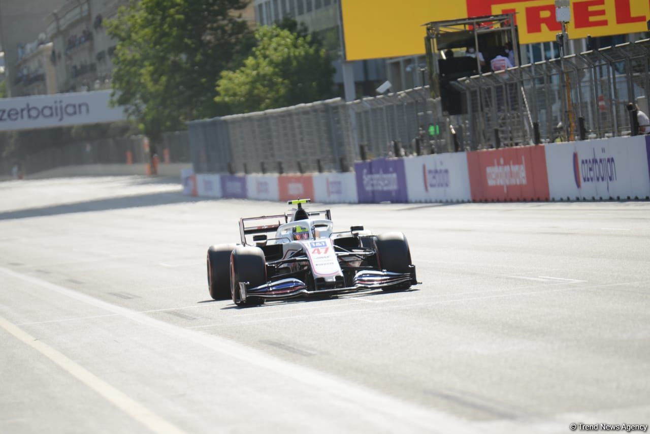 F1 sıralama turuna start verildi (FOTO)