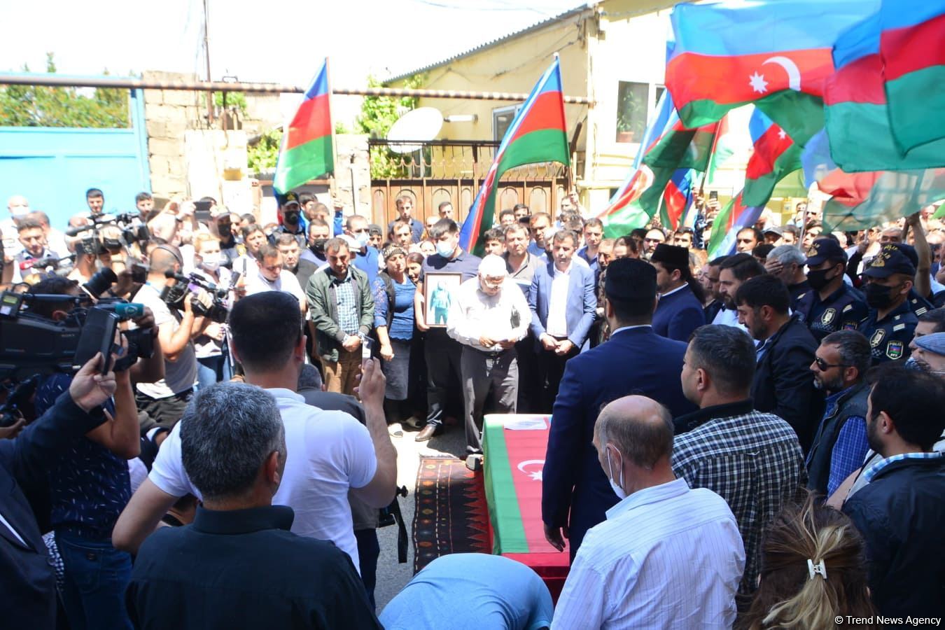 Şəhid jurnalist dəfn olunub (FOTO)