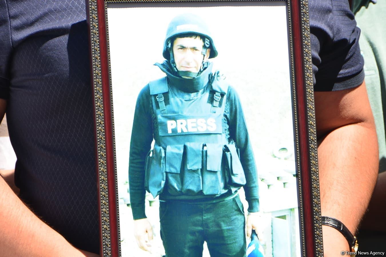Şəhid jurnalist dəfn olunub (FOTO)
