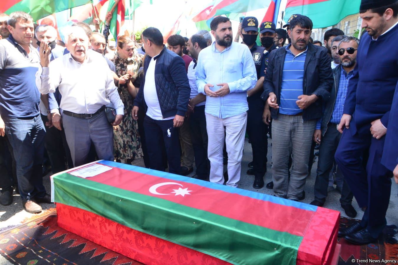 Şəhid jurnalist dəfn olunub (FOTO)