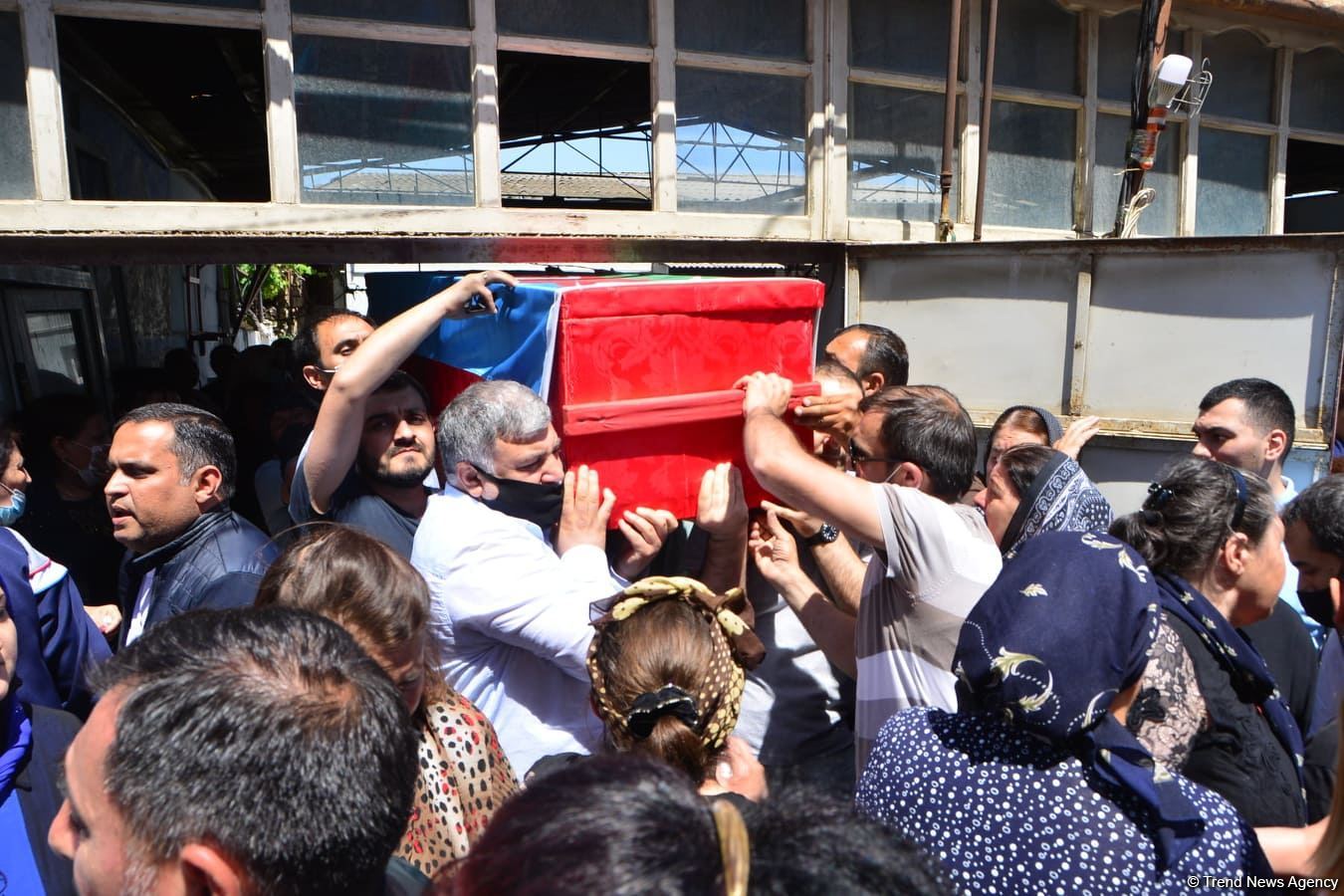 Şəhid jurnalist dəfn olunub (FOTO)