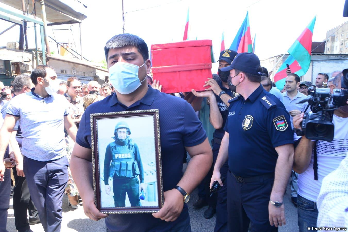 Şəhid jurnalist dəfn olunub (FOTO)