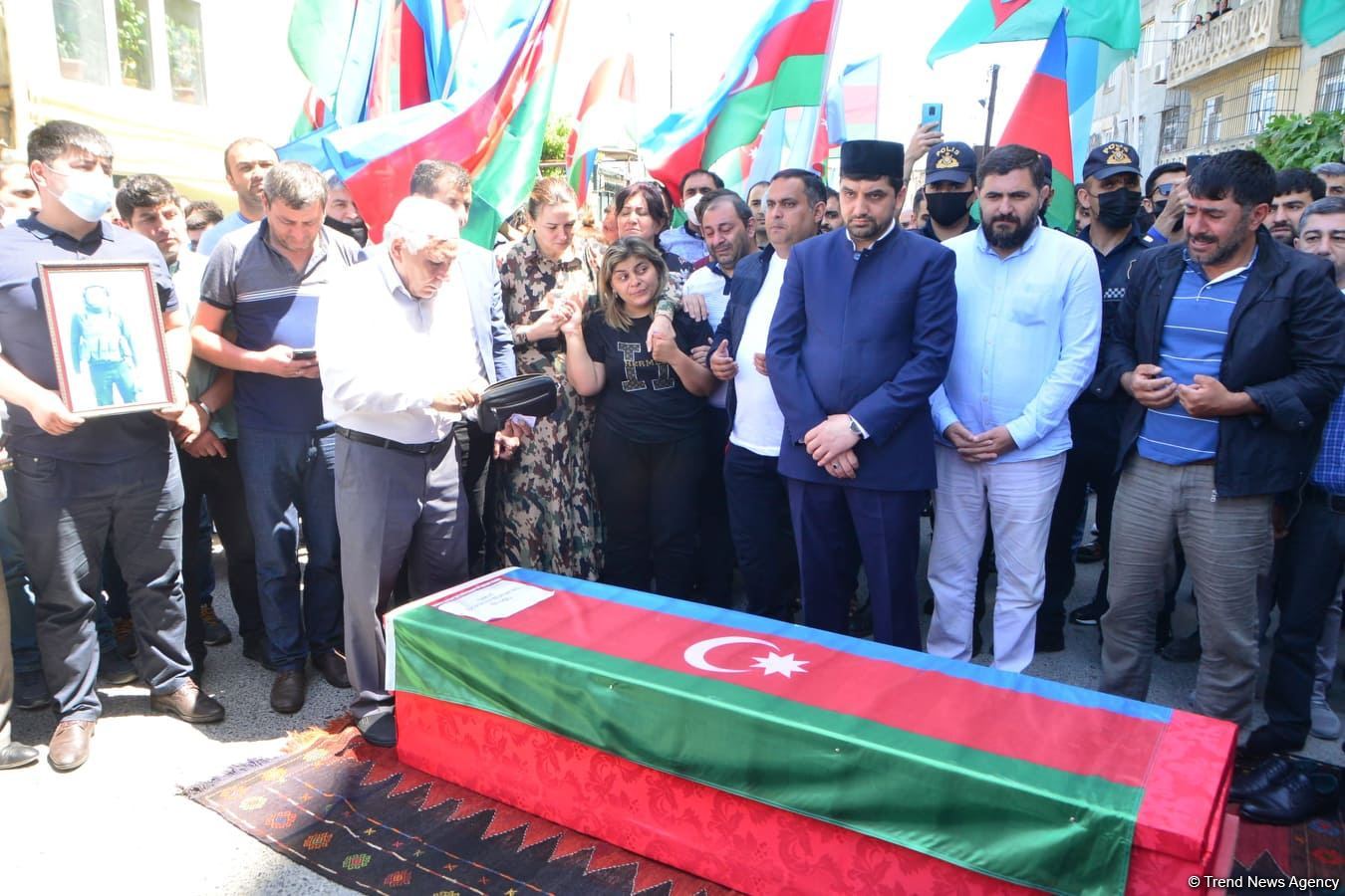 Şəhid jurnalist dəfn olunub (FOTO)