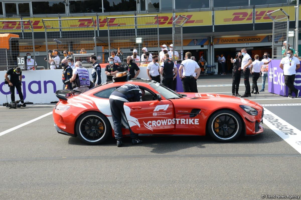 Formula 1 Azərbaycan Qran Prisində Dövlət Himni mərasimi keçirilib (FOTO/VİDEO)