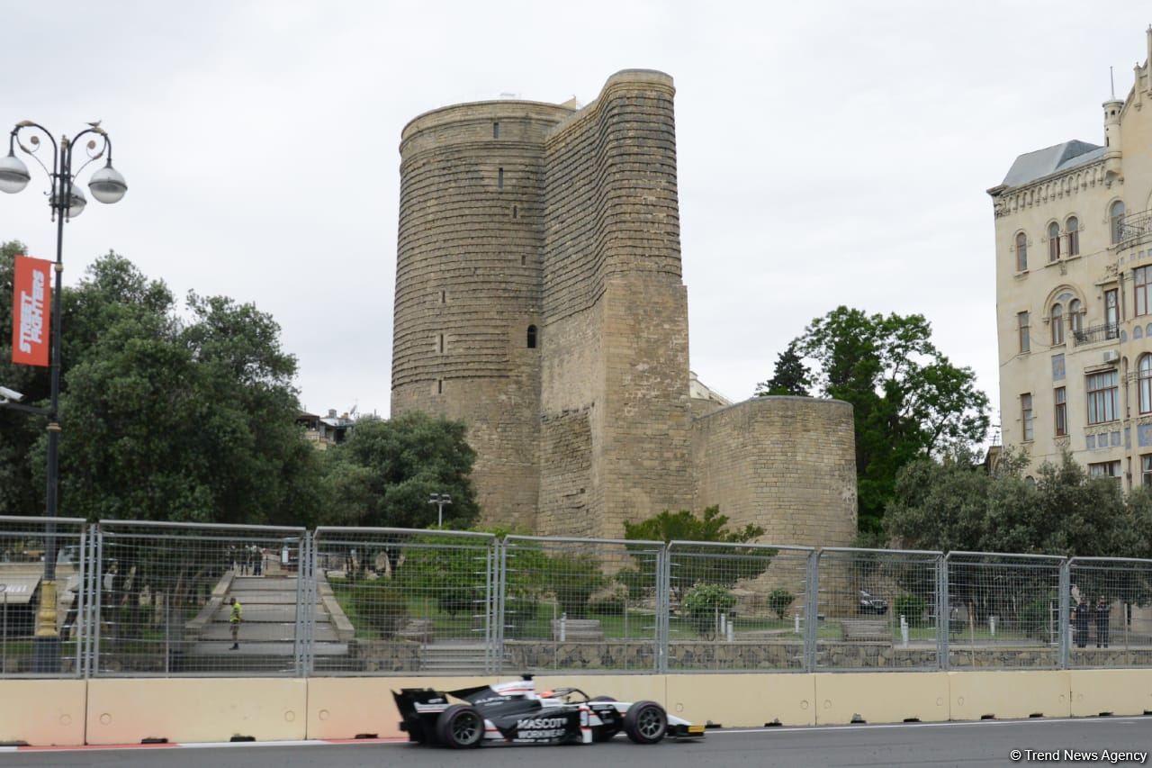 F2 üçüncü sprint yürüşünə start verilib (FOTO)