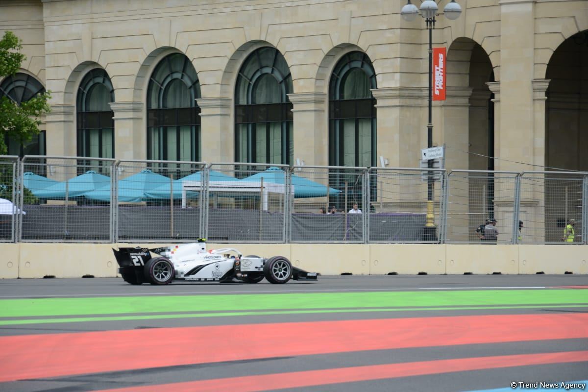 F2 üçüncü sprint yürüşünə start verilib (FOTO)