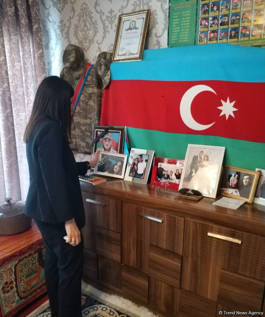 Millət vəkili şəhid ailəsini ziyarət edib (FOTO)