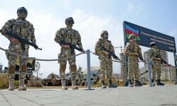 Ziyarətçilər Hərbi Qənimətlər Parkında Ordumuzun gücünü öz gözləri ilə görürlər (FOTOREPORTAJ)